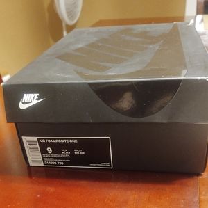 Men's Nike Foamposite size 9m